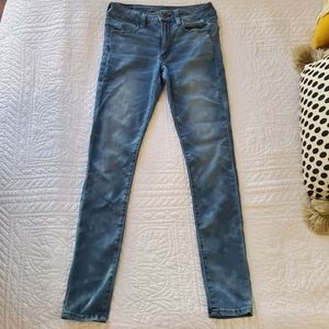 Light Wash Distressed Skinny Jeans